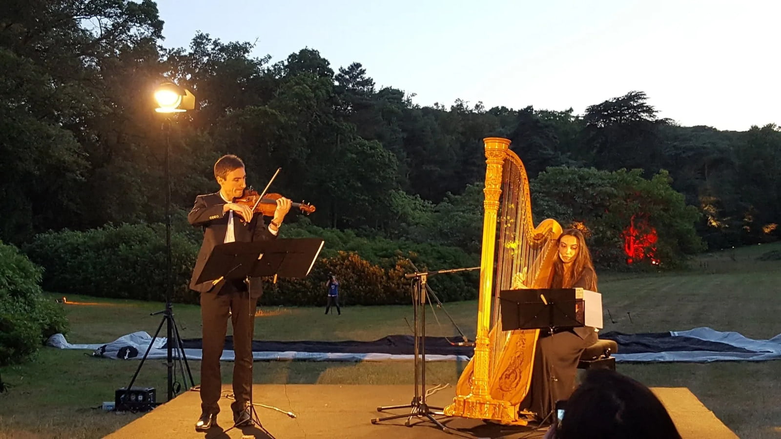 image ecran geant gonflable pour un concert de musique classique